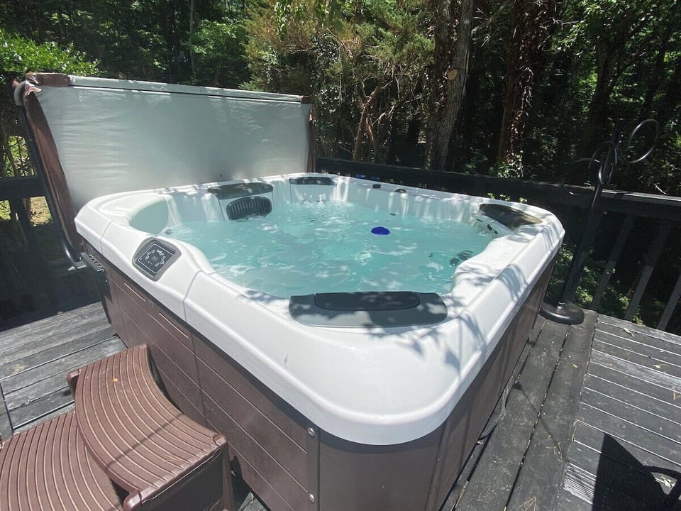 Relaxing hot tub