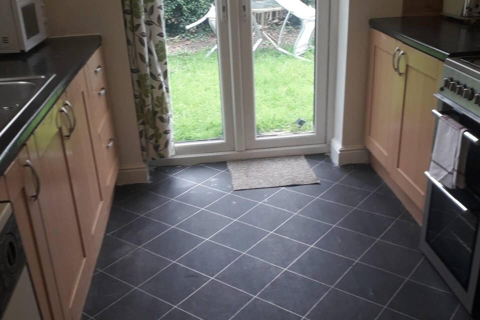 House | Private kitchen | Fridge, microwave, oven, stovetop
