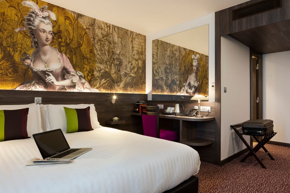 Comfort Double or Twin Room | In-room safe, desk, laptop workspace, blackout drapes