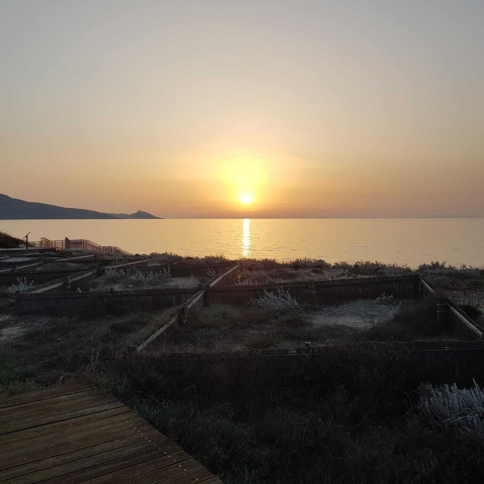 Beach nearby, white sand, beach umbrellas, 5 beach bars