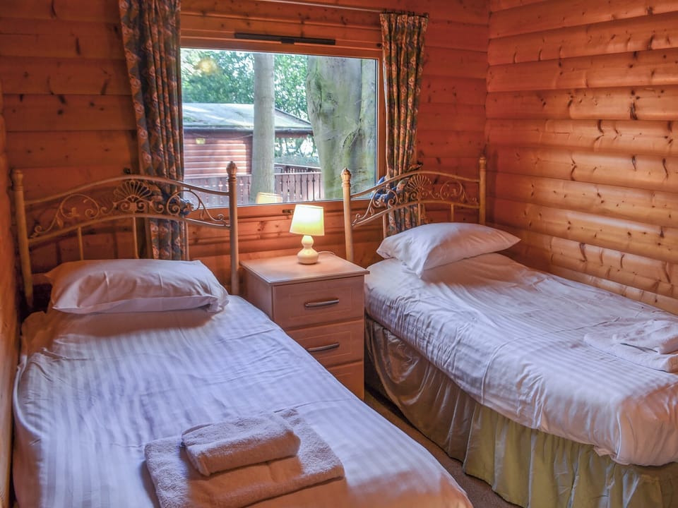 Twin bedroom | Ludensian Lodge - Wold Lodge Leisure, Kenwick, near Louth
