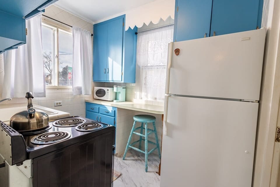 Fulling stocked kitchen