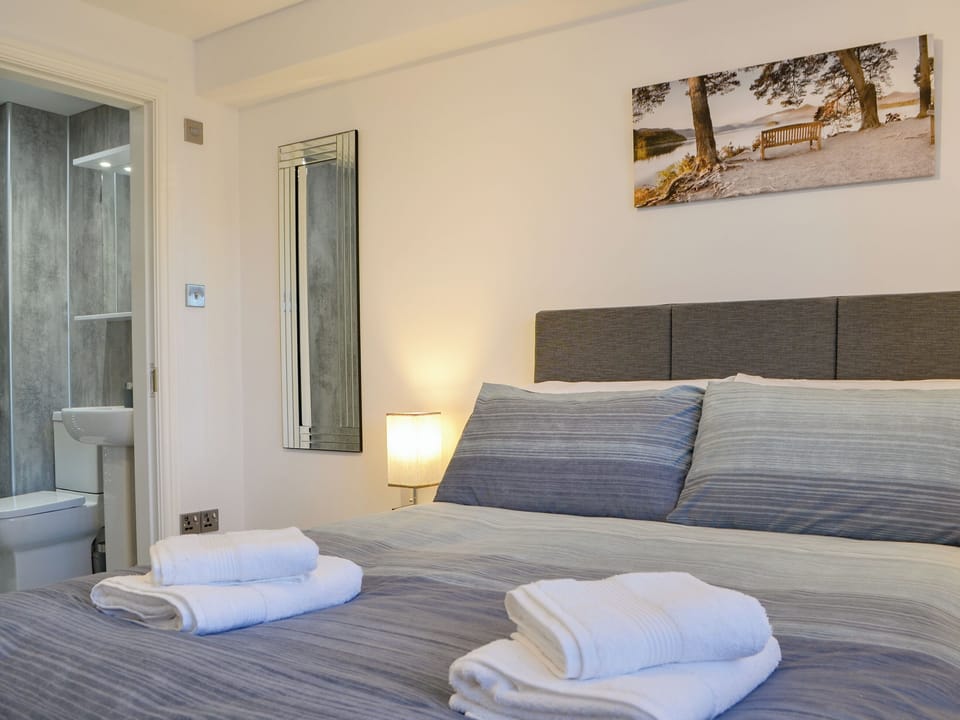 Double bedroom | Wise Cottage - Great Grove Apartments, Keswick