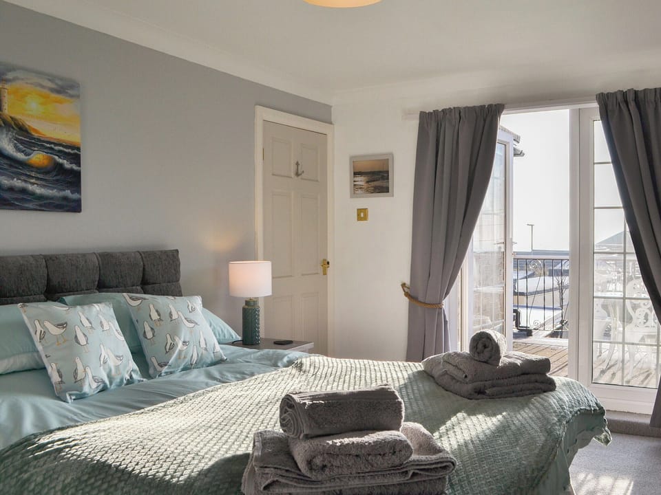 Double bedroom | April Cottage, Sewerby