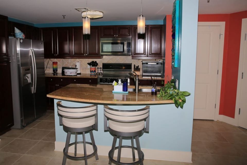 Extra Bar Seating on Island for 2 People