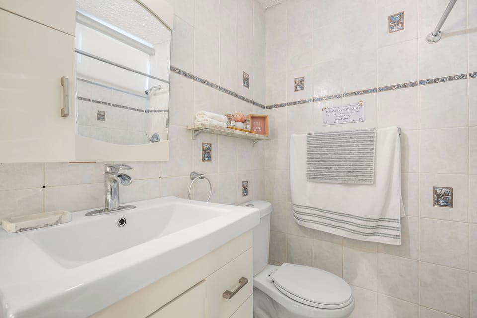 2nd Bathroom