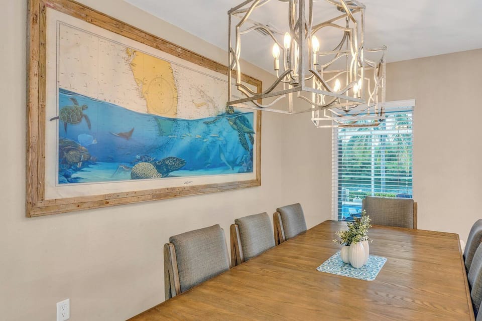 Dining area view 3