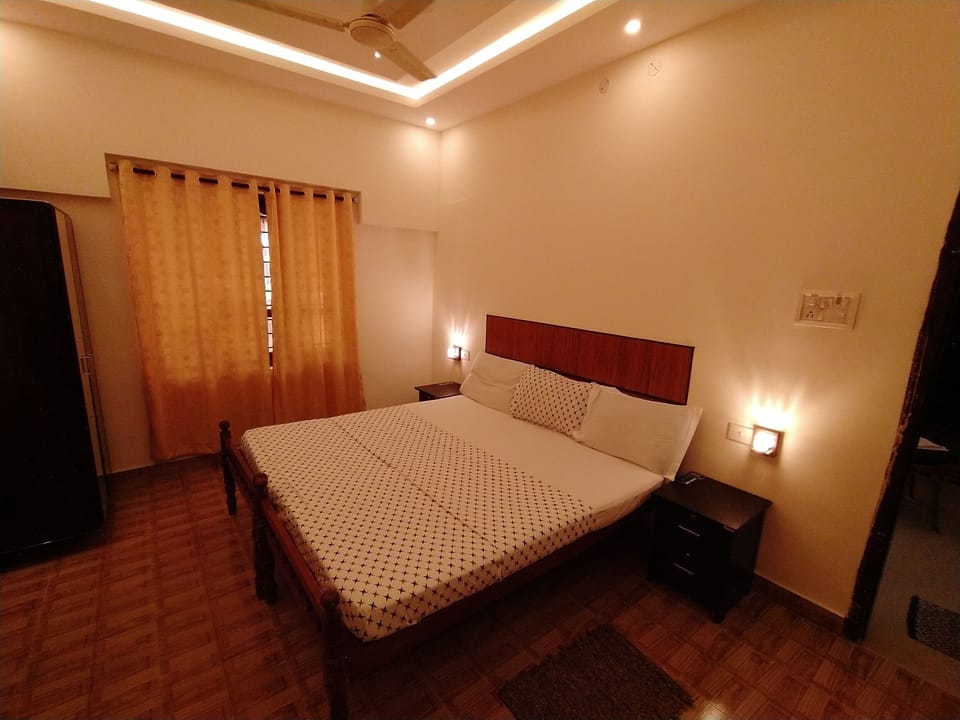 Deluxe Bedroom 