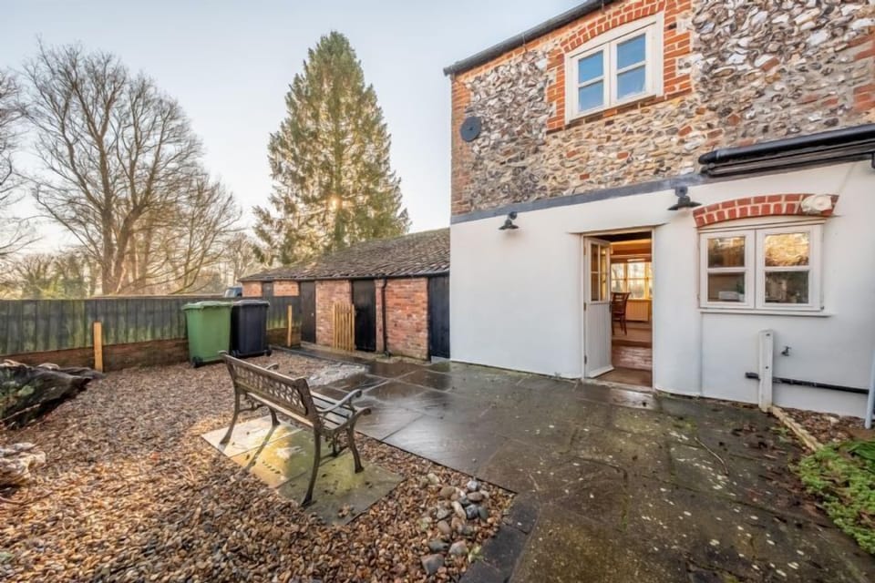 Outside: Enclosed courtyard garden