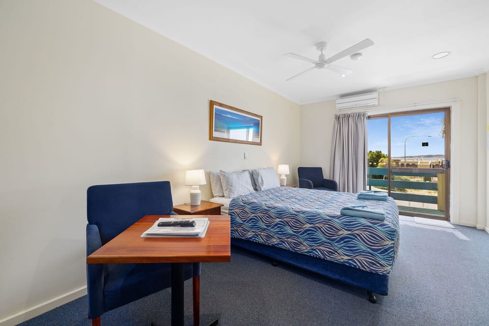 Deluxe Room | Free WiFi, bed sheets