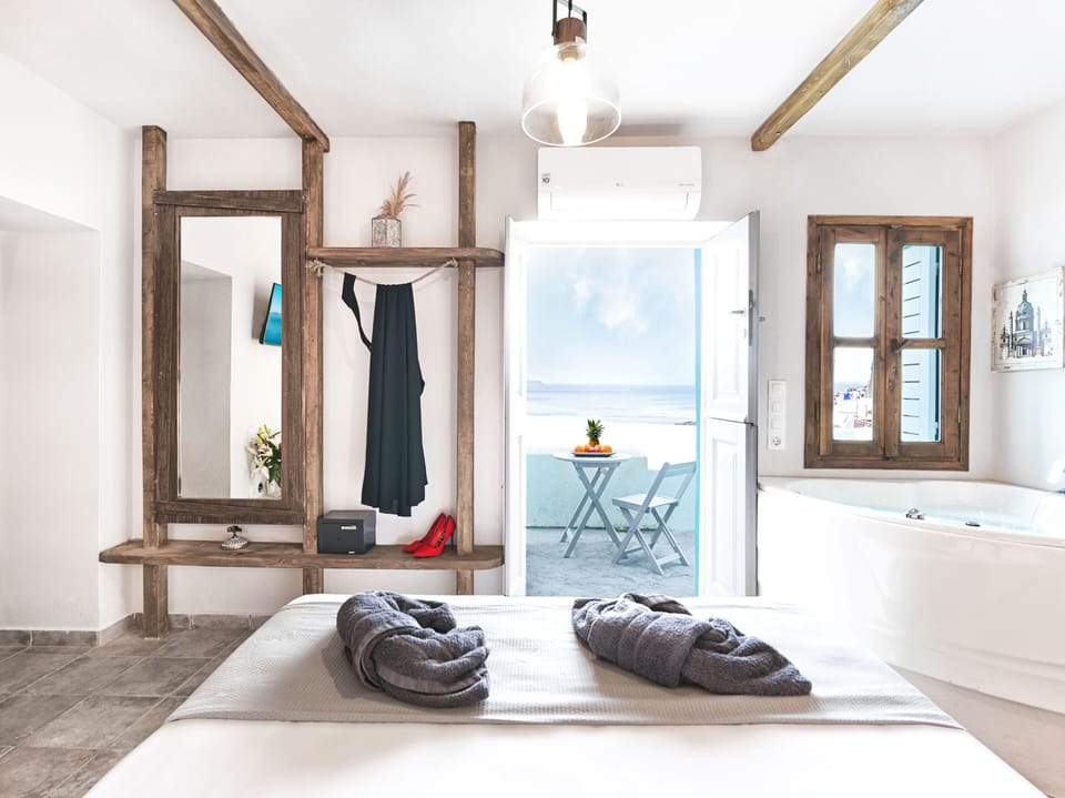 Comfort Studio Suite, 1 Queen Bed, Hot Tub, Sea View | View from room