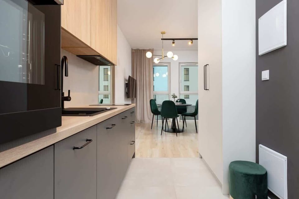 Modern, fully equipped kitchenette. 