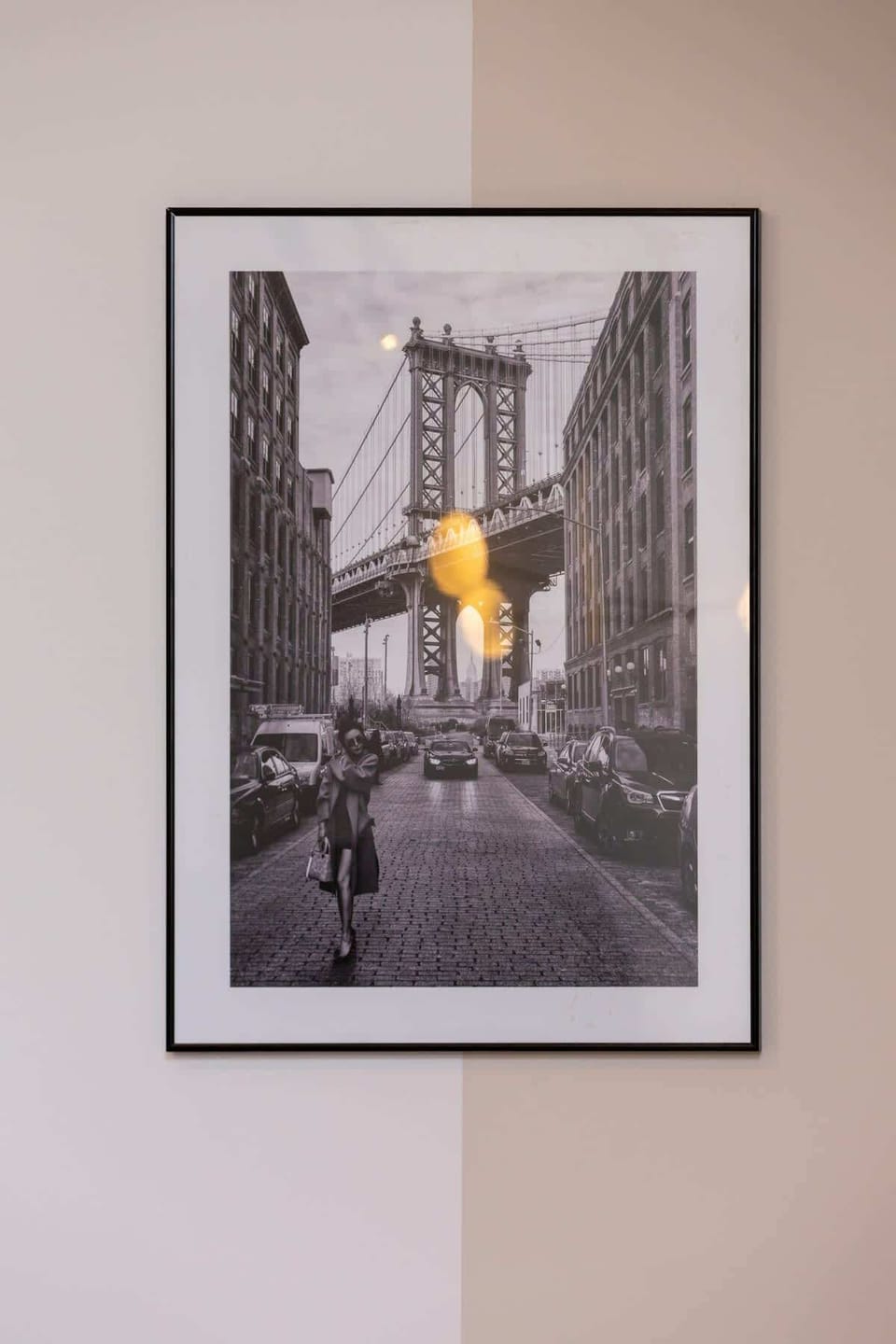 Decorative details in the apartment. 