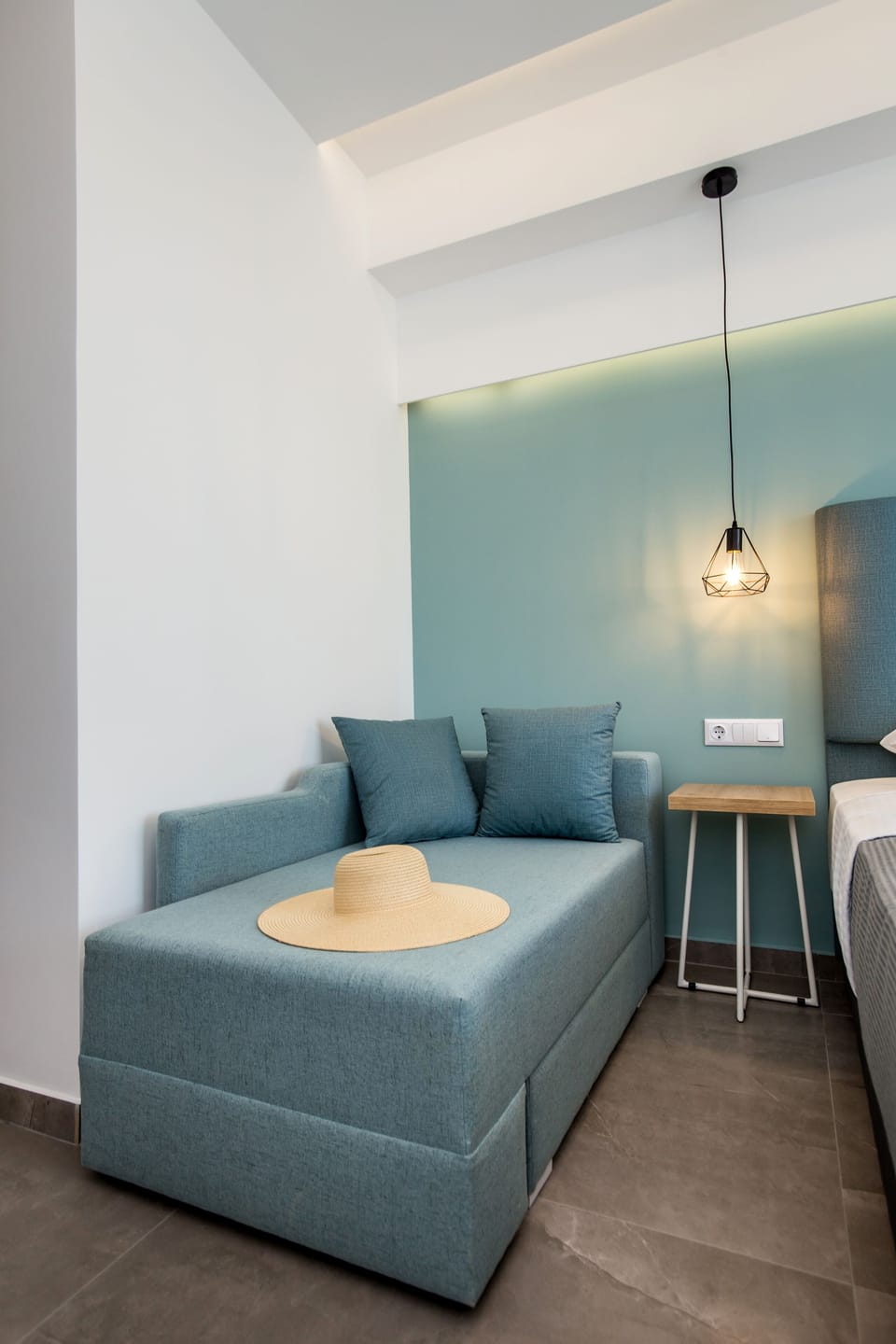 Hypo-allergenic bedding, in-room safe, blackout drapes, soundproofing