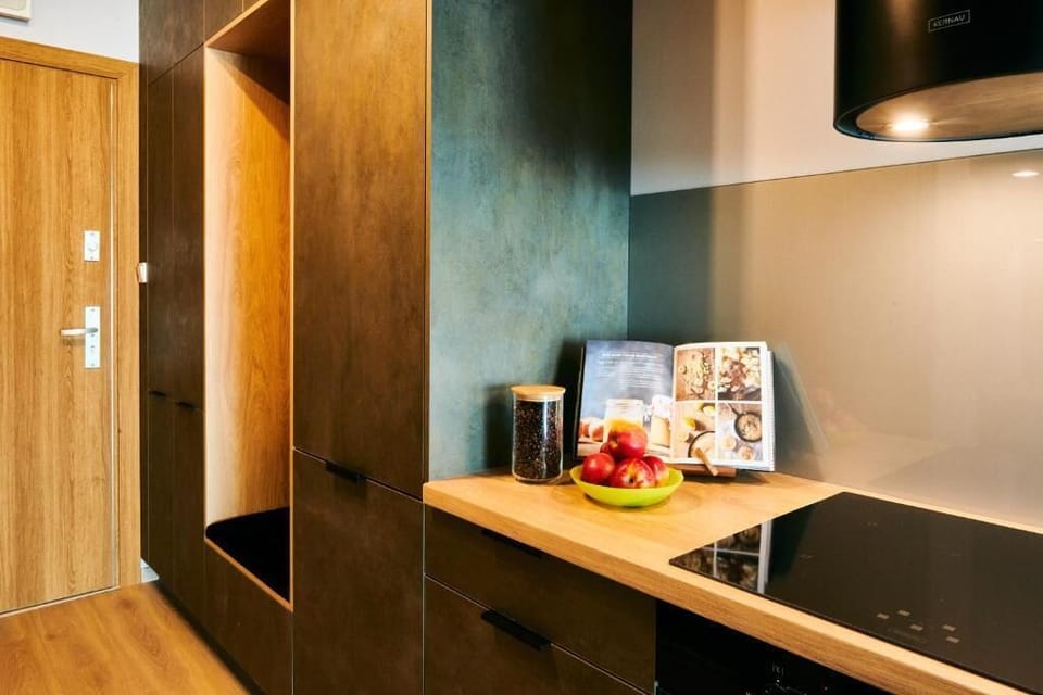 Design Studio | Private kitchen | Oven, stovetop, dishwasher, electric kettle