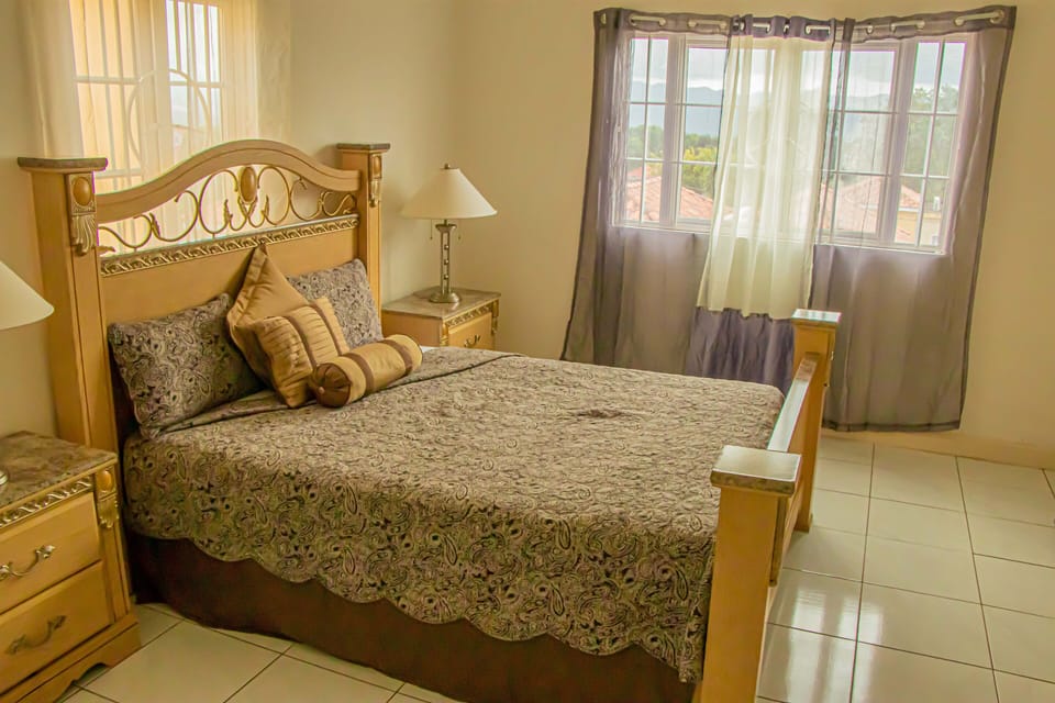 HOLIDAYS AT MANGO WALK COUNTRY CLUB Apartment in Montego Bay