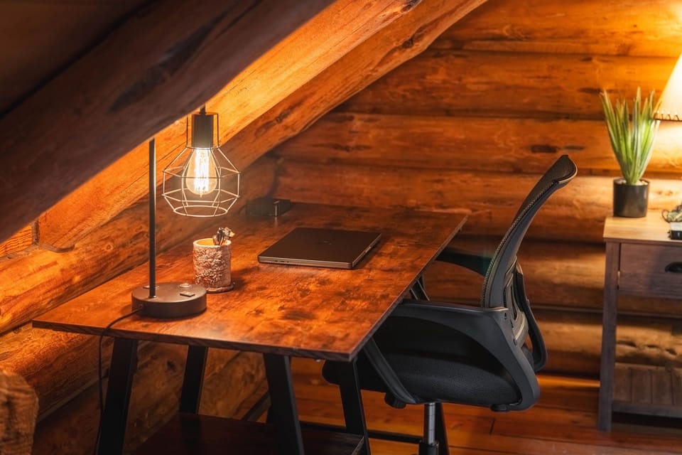 Yes, remote work is welcome here. The upstairs features a thoughtfully placed workspace, complete with high-speed internet and peaceful woodland vibes—because even workdays deserve a great view.