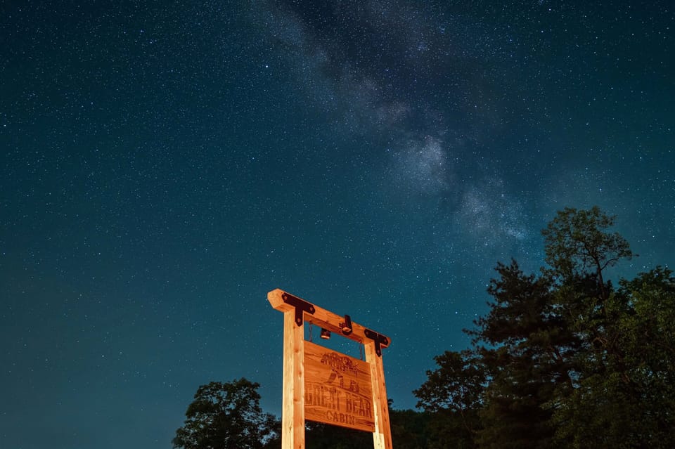 Unplug. Unwind. Look up. 🌌 The Milky Way puts on a breathtaking show above Great Bear Cabin — where the only thing more stunning than the stars is the serenity that surrounds you.
