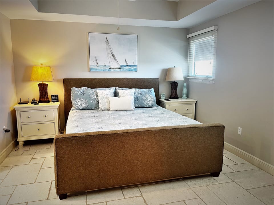 Comfortable lock out Master Bedroom w it’s own balcony! 