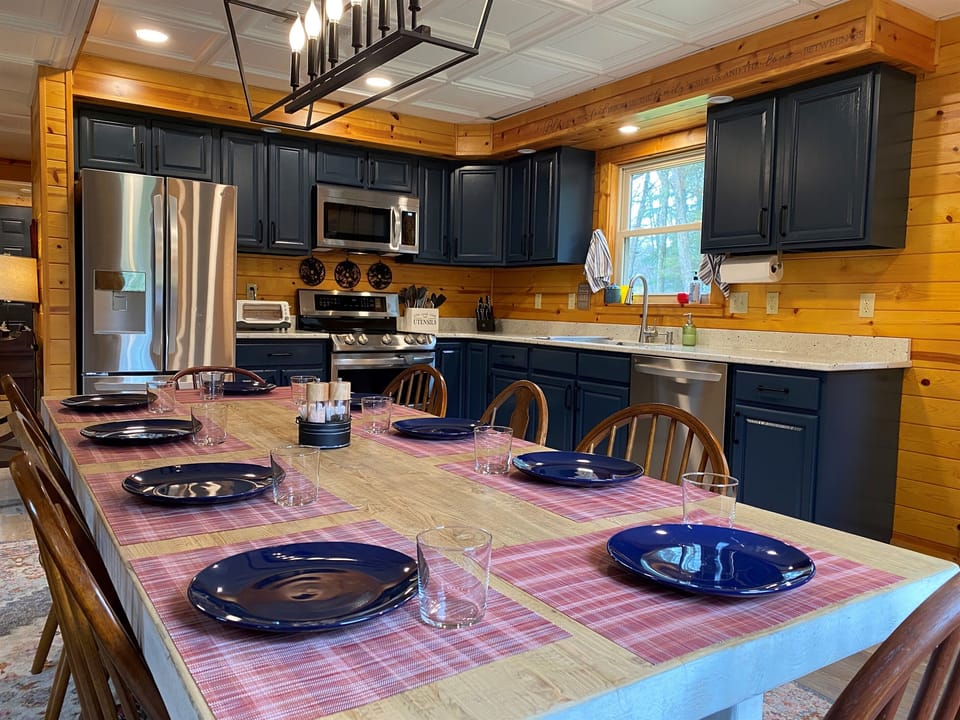 Eat-in Kitchen