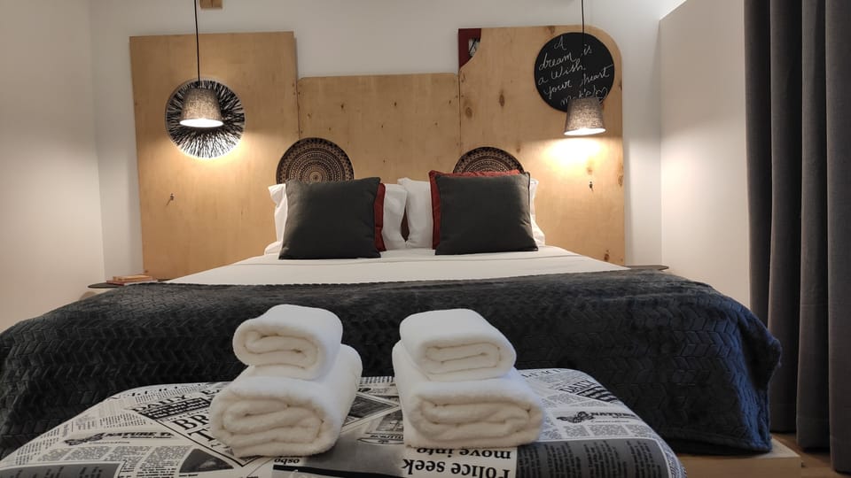 Design Double Room | Individually decorated, individually furnished, iron/ironing board