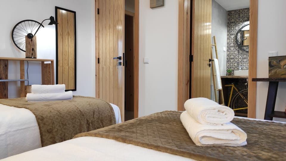 Junior Twin Room | Individually decorated, individually furnished, iron/ironing board