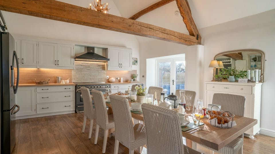 Kitchen-Diner, Yew Tree Cottage, Bolthole Retreats