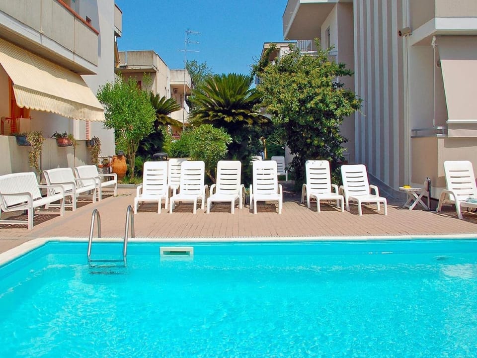 Holiday Home Swimming Pool
