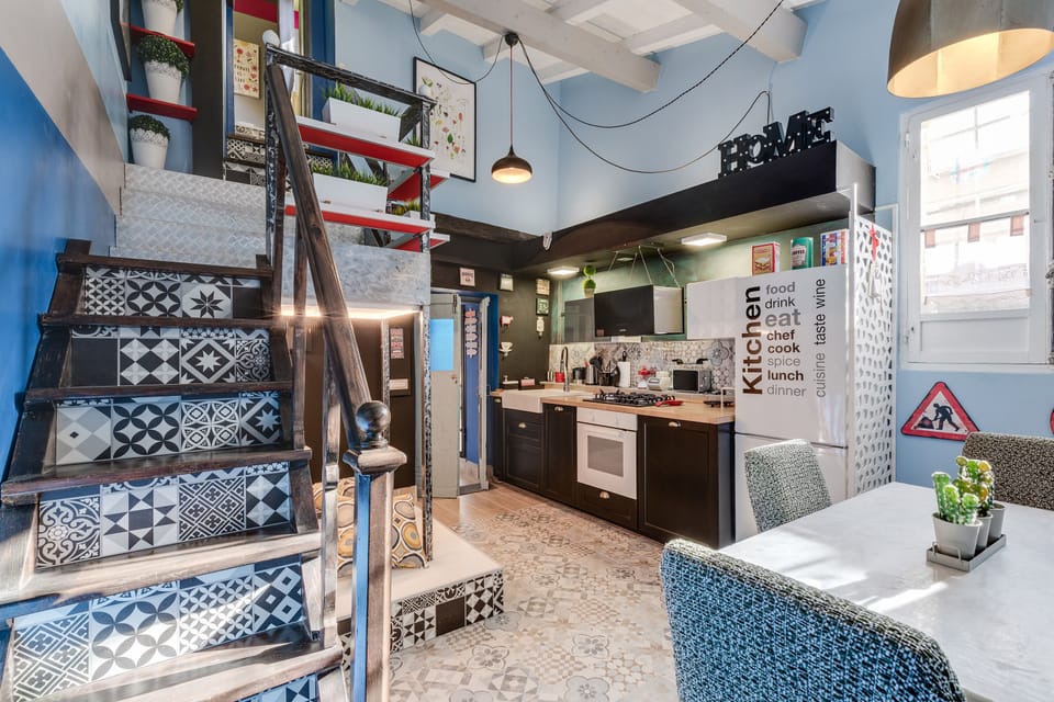Design Apartment | Private kitchen | Fridge, cookware/dishes/utensils