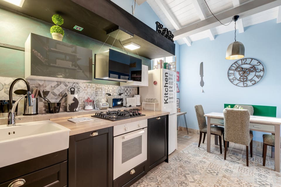 Design Apartment | Private kitchen | Fridge, cookware/dishes/utensils