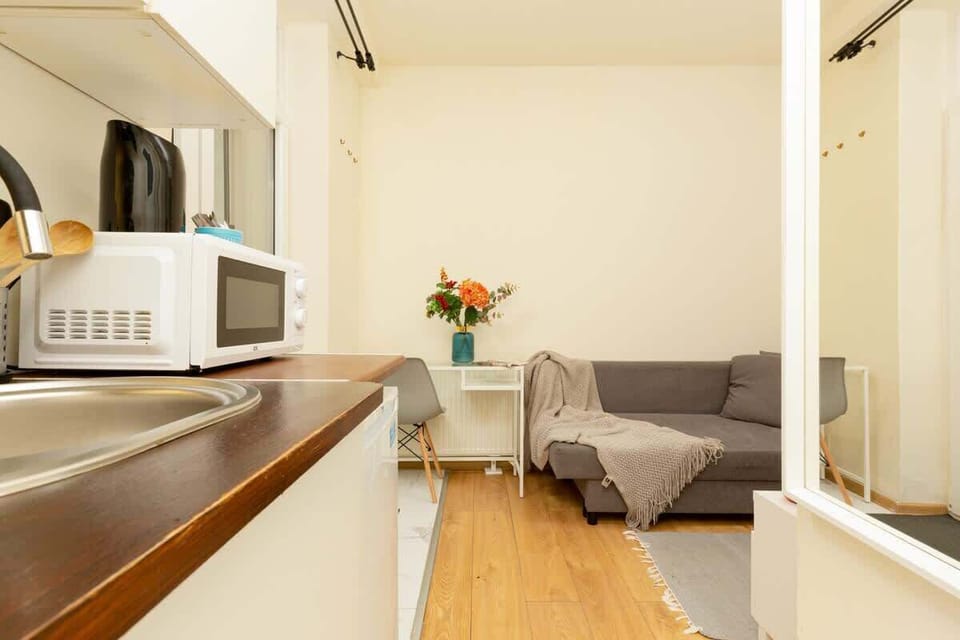 Functional kitchen with all the necessary equipment for a convenient stay.
