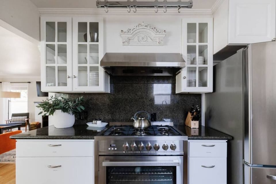 Full kitchen with gas stove