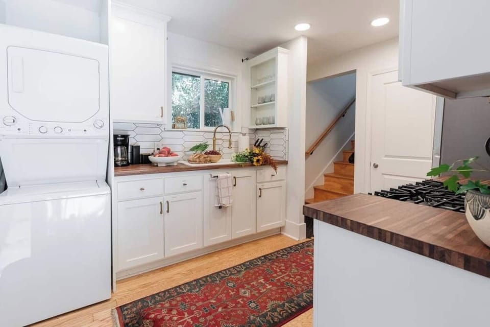 Coffee bar and deep sink