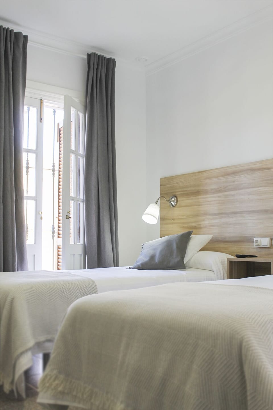Business Twin Room | Desk, free WiFi, bed sheets