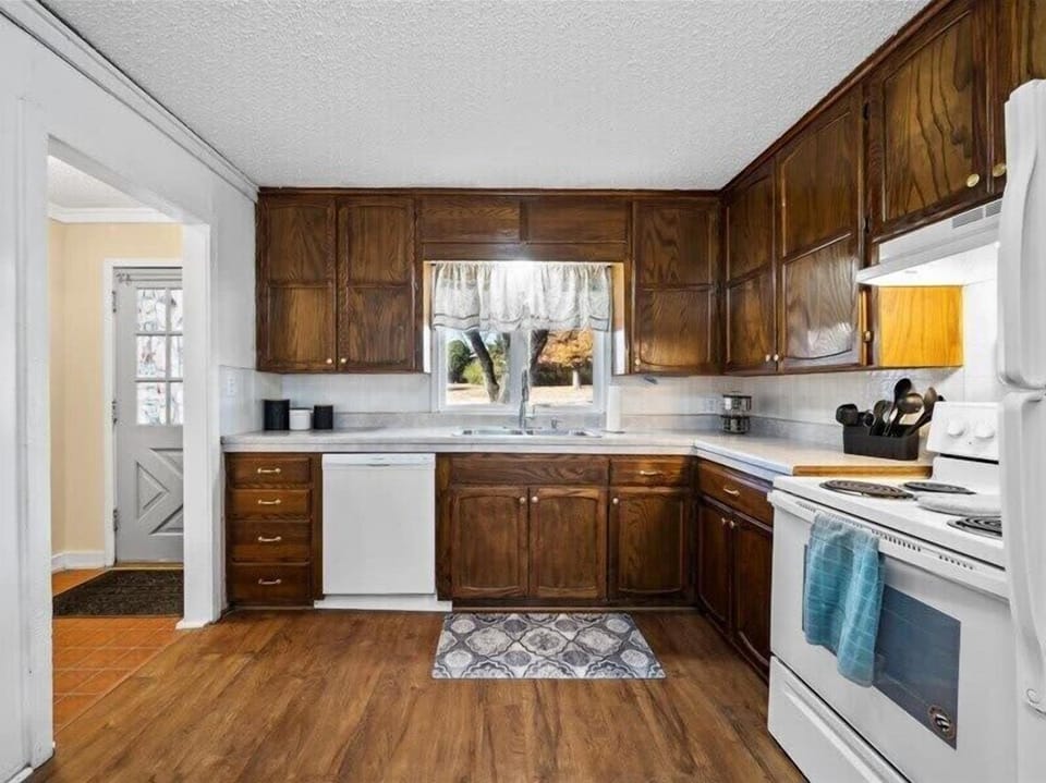 Large Kitchen
