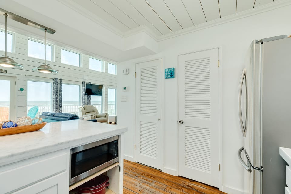 Great pantry storage for guest use