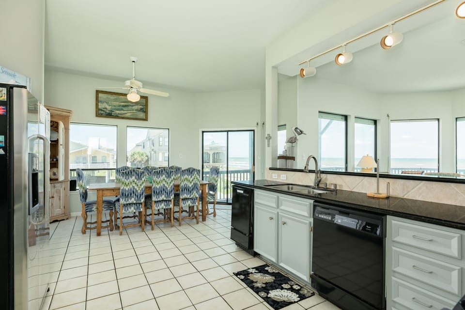 Prepare homecooked meals with views of the beach