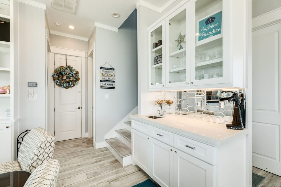 Wet bar area - grab a drink and unwind after a beach day