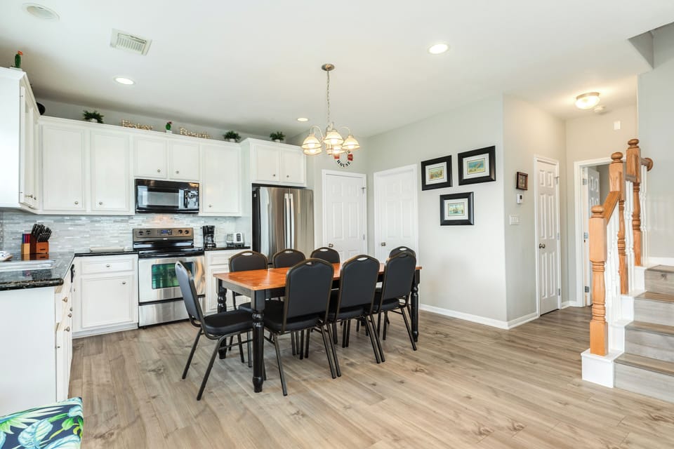 Comfortably sit up to 8 at the dining table