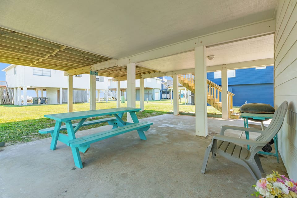 Grab a snack or lunch at the picnic table on long beach days