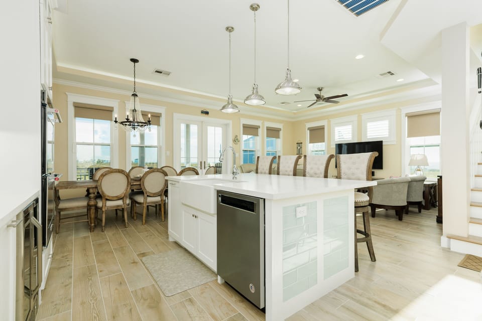 Serve homecooked meals on the large island