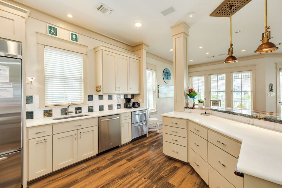 Prepare homemade meals in the fully equipped kitchen