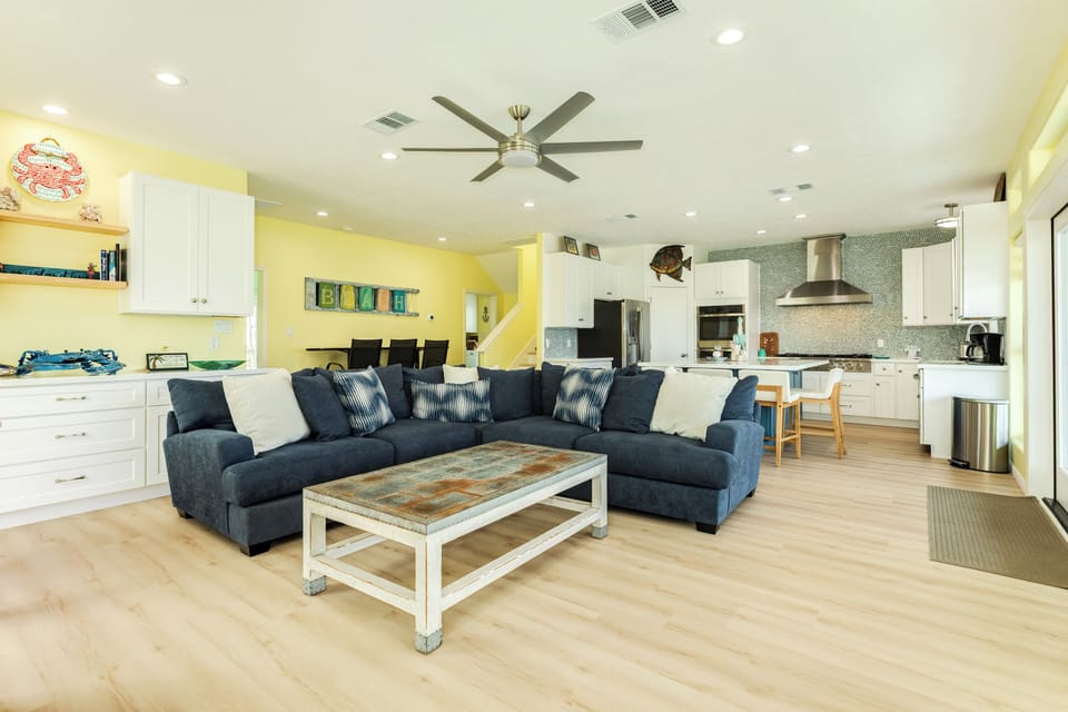 Make new family memories in the bright & airy open living area