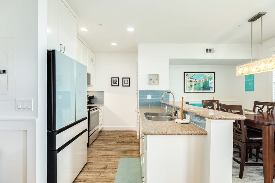 Fully-equipped kitchen with storage space