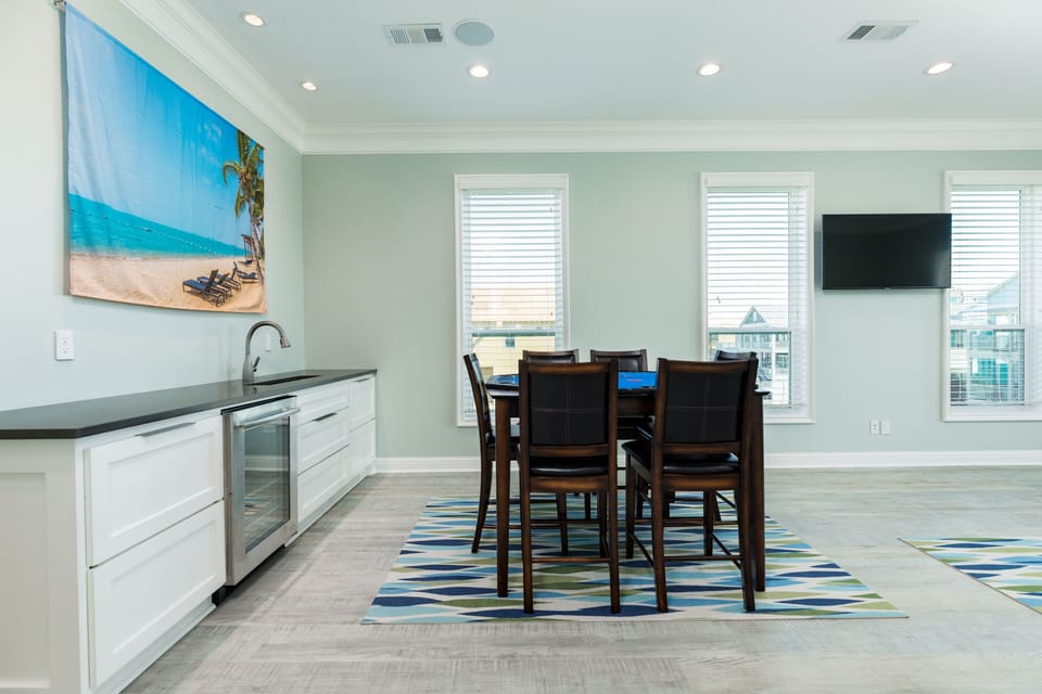 Enjoy late night snacks or serve up your favorite drinks from the wet bar