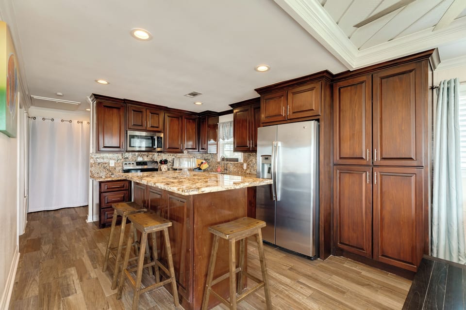 Grab a quick snack at the breakfast bar seats