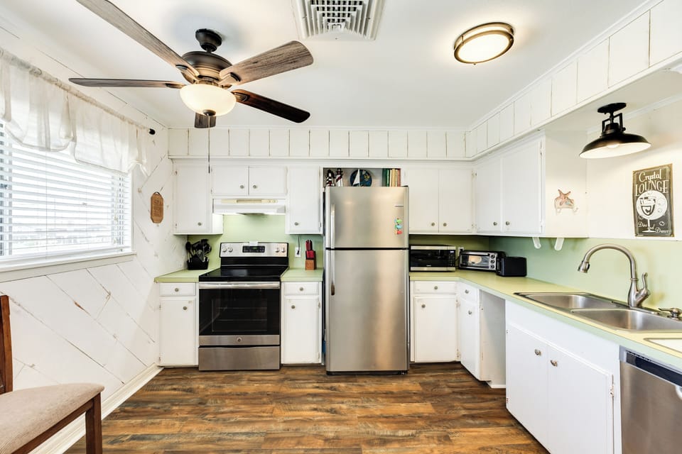 Plenty of prep space and stainless steel appliances for the family cook