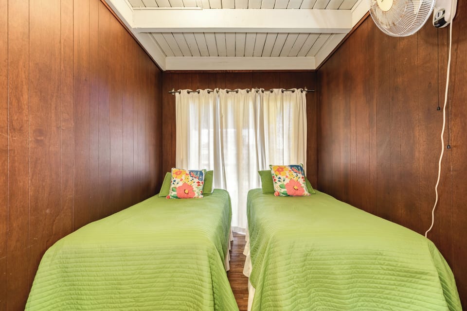 2 Twin beds in the adjoining Main level bedroom