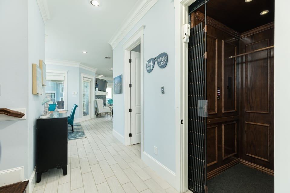 Elevator allows for easy access to the Upper level