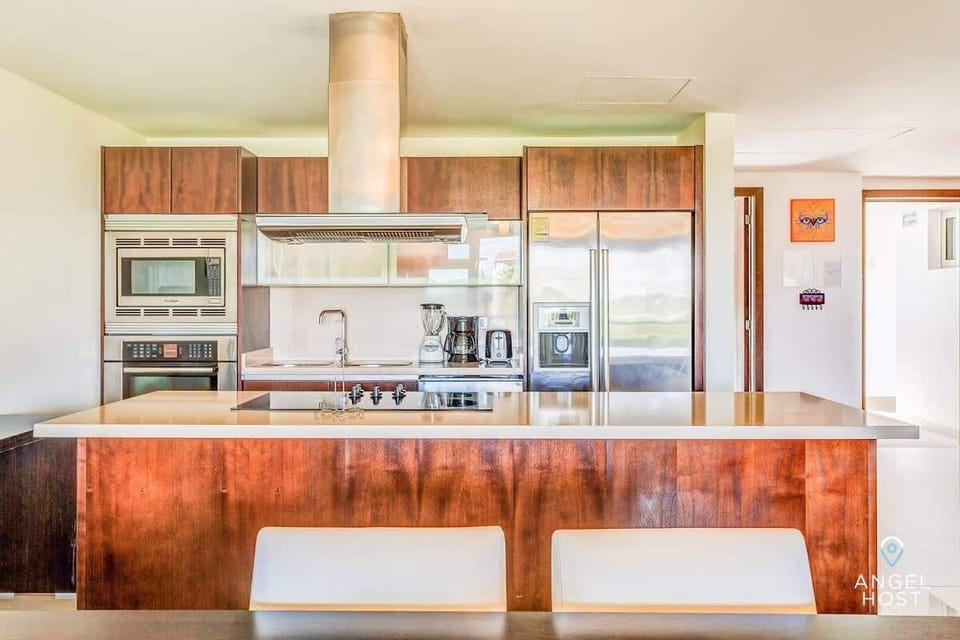 High quality appliances in the fully-equipped kitchen